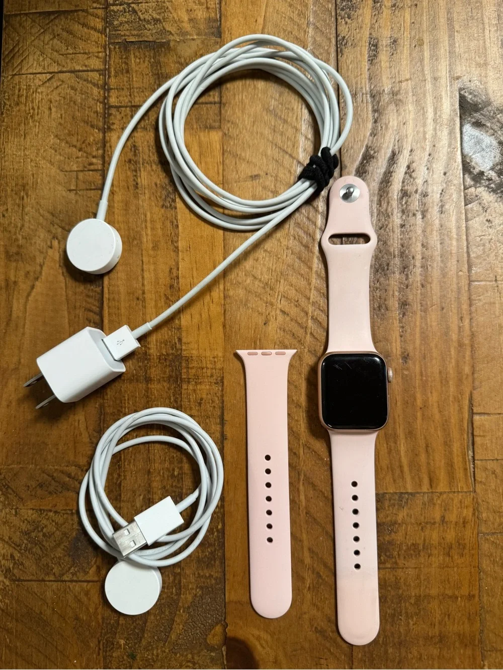 Apple Watch SE Pink with 2 chargers